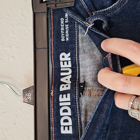 Eddie Bauer Boyfriend Midrise Slim Dark Wash Denim Jeans - Women's Size 8 - Picture 2 of 5